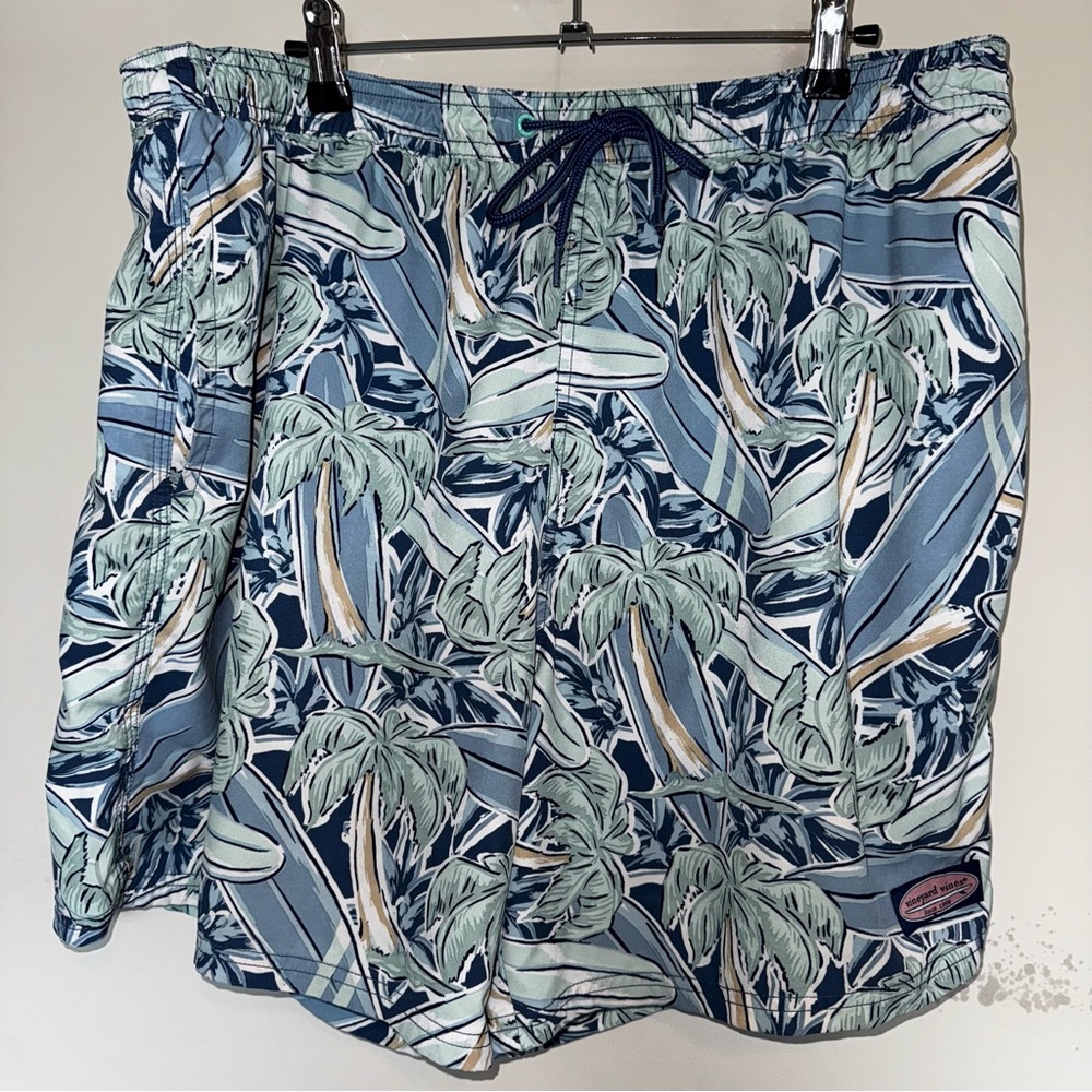 Vineyard Vines Men’s XL Chappy‎ Swim Lined Trunks Shorts Palm Trees Surf Boards